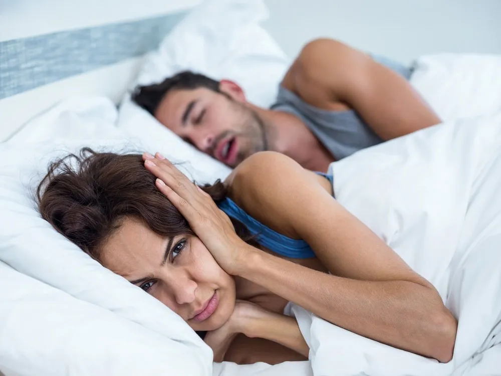 Orthèse mandibulaire OAM sur mesure — traitement apnée du sommeil et ronflement Suisse romande